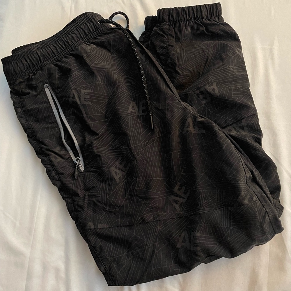 Men’s American Eagle nylon pants